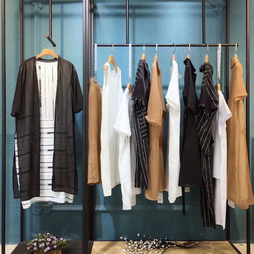 精品特惠，蔓潤秀 杭州一線女裝品牌，夏季折扣與加盟直供的財富新機(jī)遇